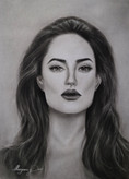 نقاشی سیاه قلم آنجلیا جولی - اثر مریم جبرئیلی